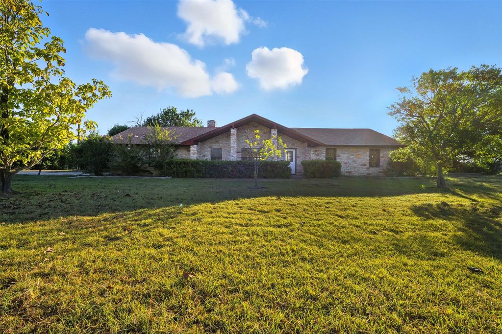 3 Fairview DR, Round Rock, TX 78665