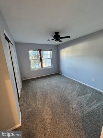 1104 WATERS EDGE DR, Newark, DE 19702