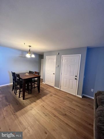1104 WATERS EDGE DR, Newark, DE 19702