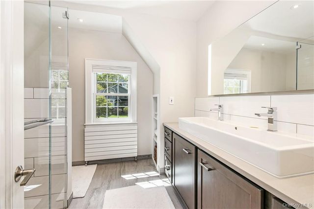 26 Earlwoode Drive, White Plains, NY 10606
