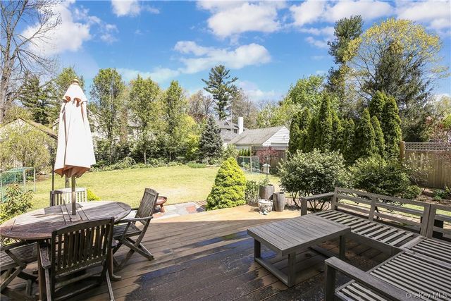 26 Earlwoode Drive, White Plains, NY 10606