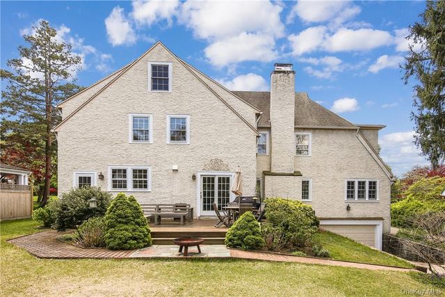 26 Earlwoode Drive, White Plains, NY 10606