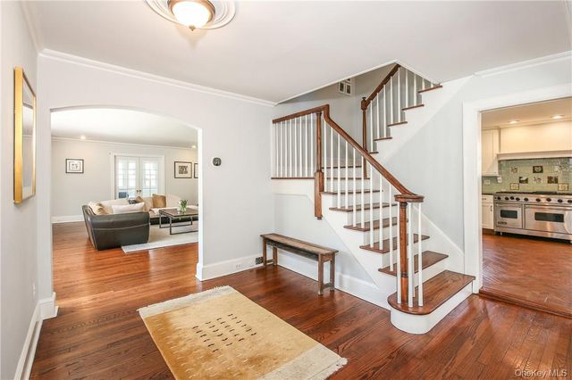 26 Earlwoode Drive, White Plains, NY 10606