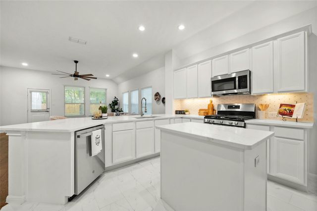 5010 N Fresco Drive DR, Austin, TX 78731