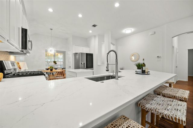5010 N Fresco Drive DR, Austin, TX 78731