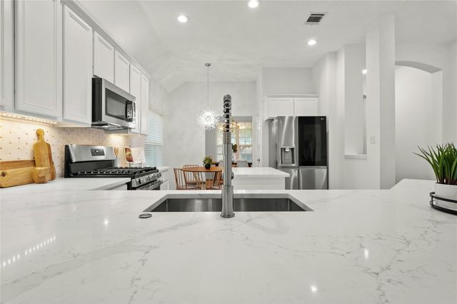 5010 N Fresco Drive DR, Austin, TX 78731