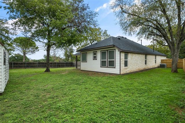 5010 N Fresco Drive DR, Austin, TX 78731
