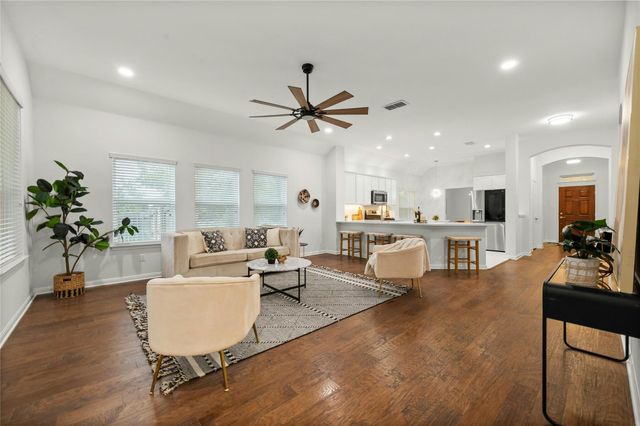5010 N Fresco Drive DR, Austin, TX 78731