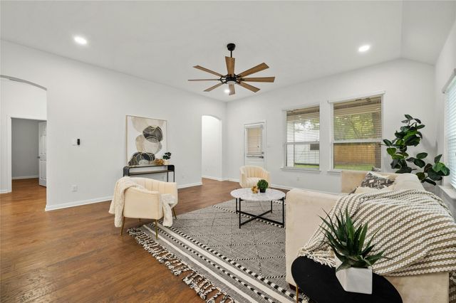 5010 N Fresco Drive DR, Austin, TX 78731