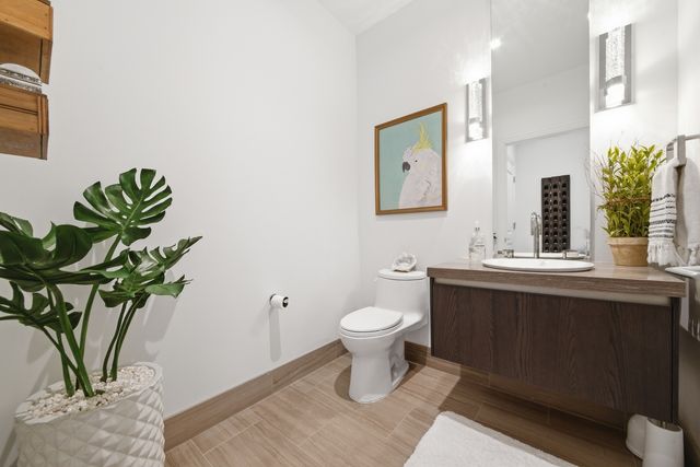 363 E Wacker Drive 2708, Chicago, IL 60601