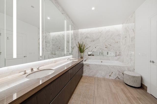 363 E Wacker Drive 2708, Chicago, IL 60601