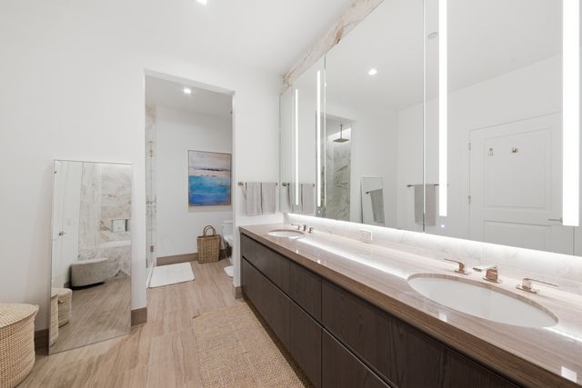 363 E Wacker Drive 2708, Chicago, IL 60601