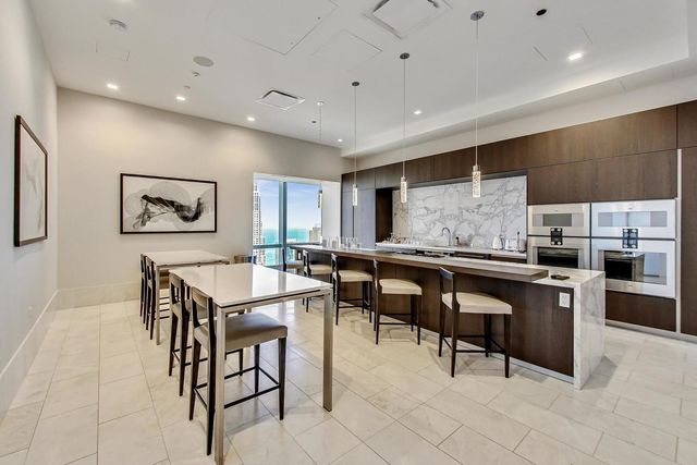 363 E Wacker Drive 2708, Chicago, IL 60601