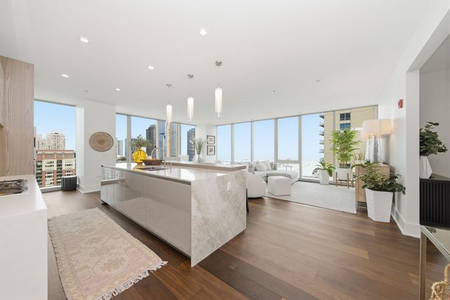 363 E Wacker Drive 2708, Chicago, IL 60601