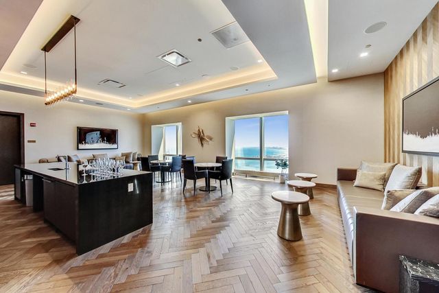 363 E Wacker Drive 2708, Chicago, IL 60601