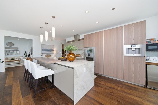 363 E Wacker Drive 2708, Chicago, IL 60601