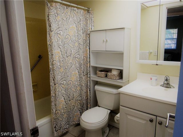 100 Forest Lakes BLVD 109, Naples, FL 34105