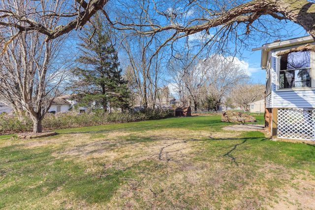 709 83rd Avenue N, Brooklyn Park, MN 55444