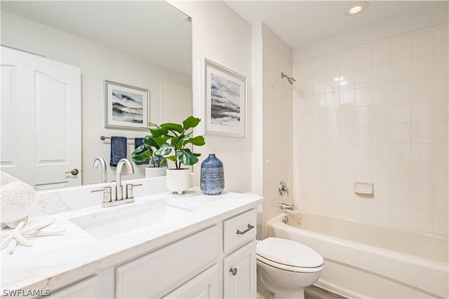 8188 Saratoga DR 703, Naples, FL 34113