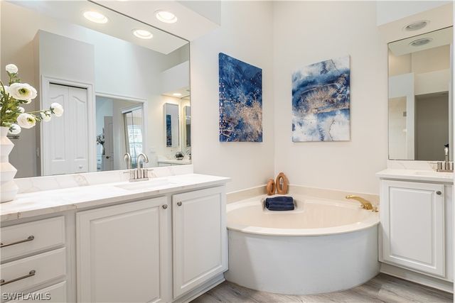 8188 Saratoga DR 703, Naples, FL 34113