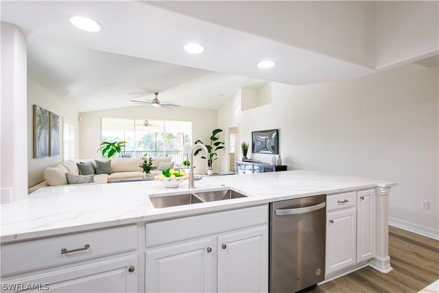 8188 Saratoga DR 703, Naples, FL 34113