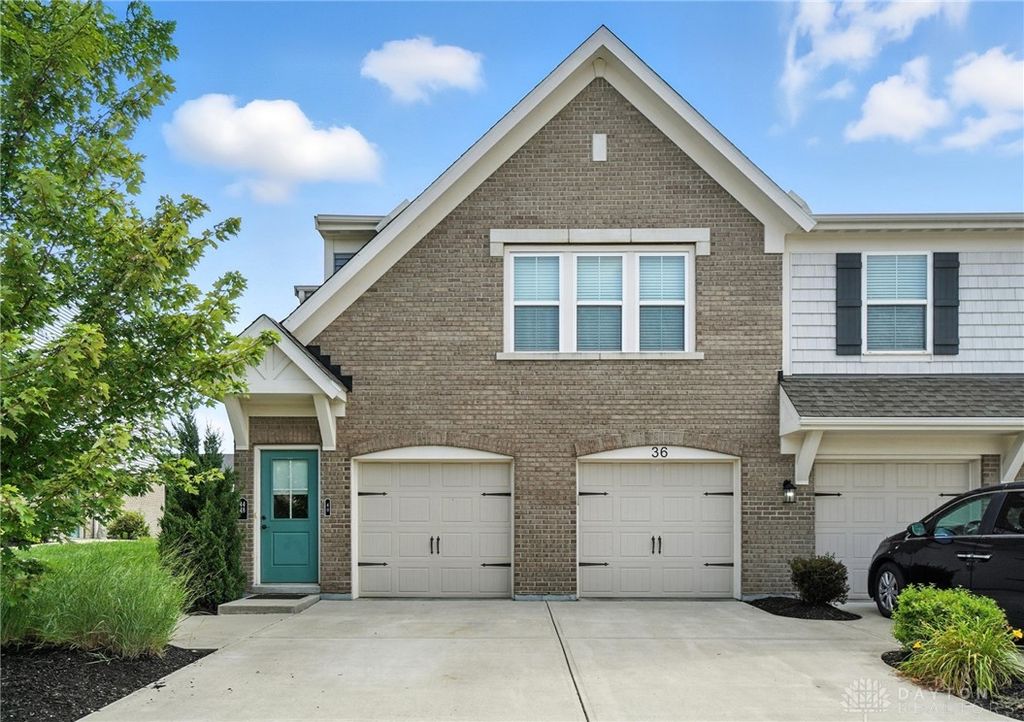 44 Old Pond Road, Springboro, OH 45066