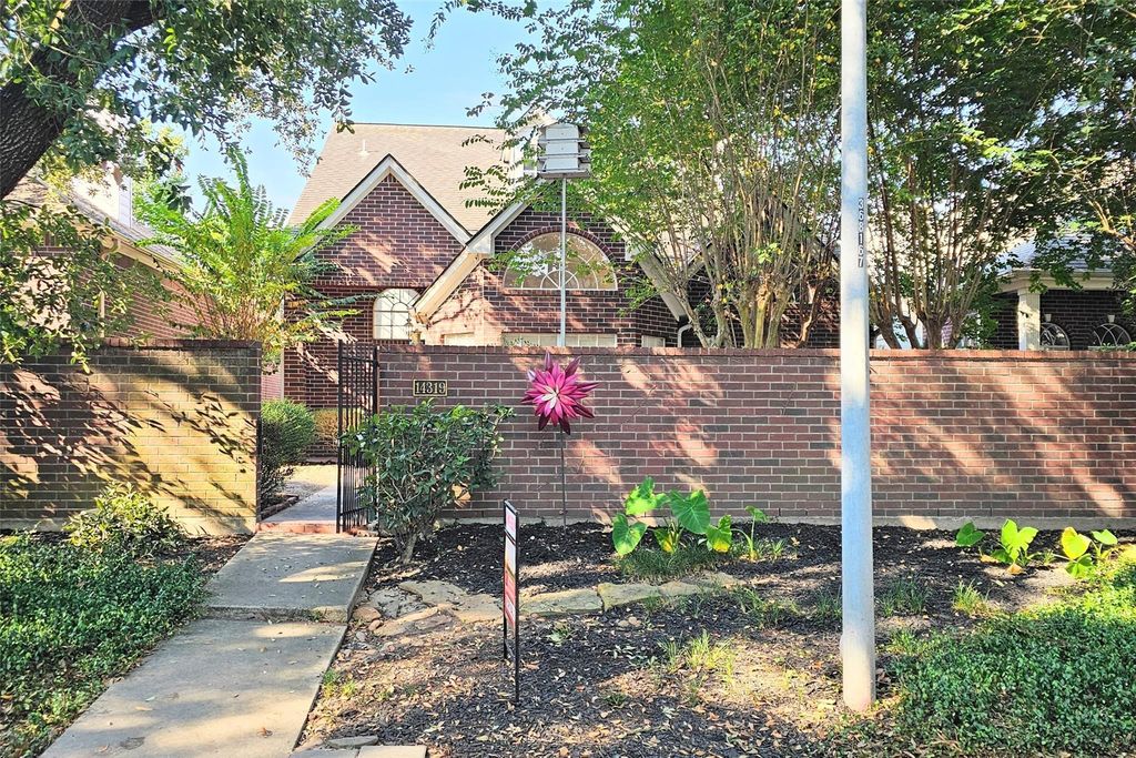 14319 Cashel Wood Drive, Houston, TX 77069