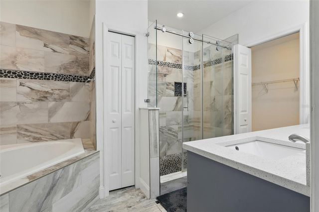 3024 W DOUGLAS ST, Tampa, FL 33607