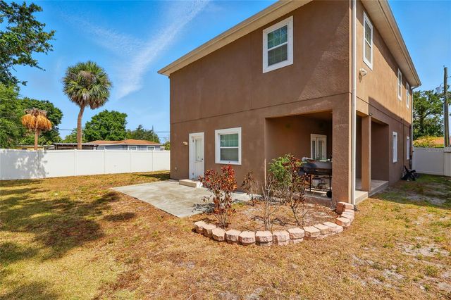 3024 W DOUGLAS ST, Tampa, FL 33607