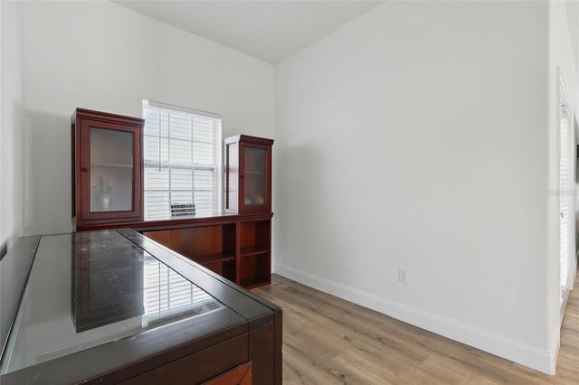 3024 W DOUGLAS ST, Tampa, FL 33607