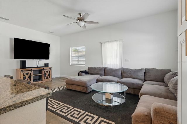 3024 W DOUGLAS ST, Tampa, FL 33607