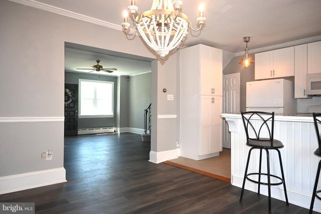 281 N WYCOMBE AVE, Lansdowne, PA 19050