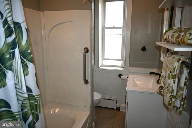 281 N WYCOMBE AVE, Lansdowne, PA 19050