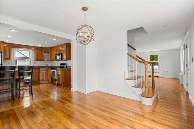 13 Munroe Ave, Woburn, MA 01801