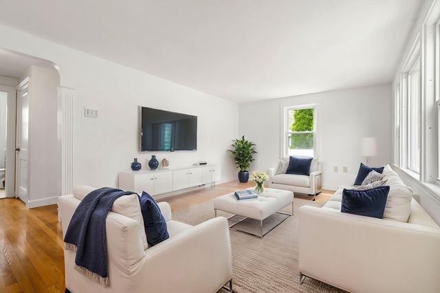 13 Munroe Ave, Woburn, MA 01801