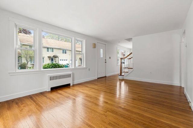 13 Munroe Ave, Woburn, MA 01801