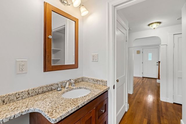 13 Munroe Ave, Woburn, MA 01801