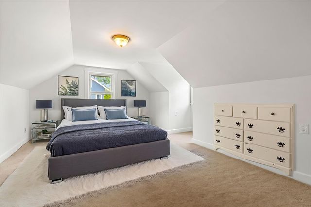 13 Munroe Ave, Woburn, MA 01801