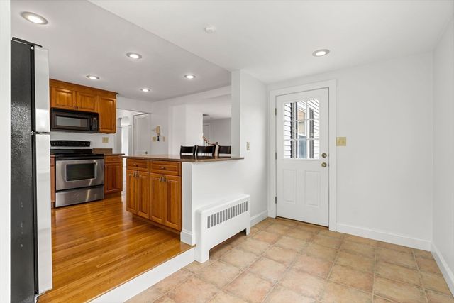 13 Munroe Ave, Woburn, MA 01801