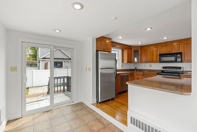 13 Munroe Ave, Woburn, MA 01801