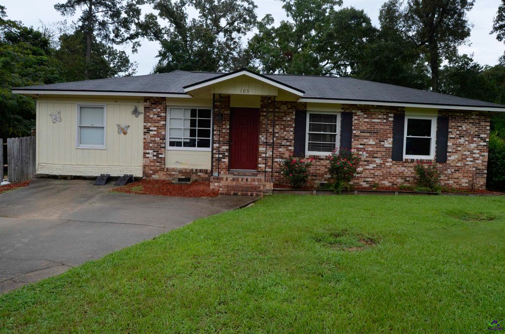 105 Woodland Court, Warner Robins, GA 31088