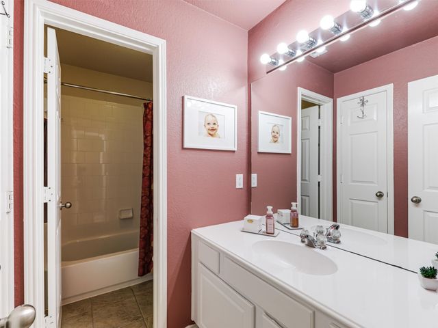 2373 Falcon Point Drive, Frisco, TX 75033