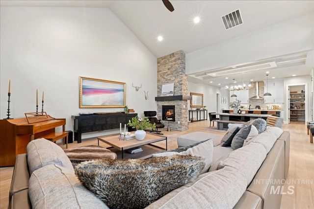 9709 W Snowcap Dr, Boise, ID 83709