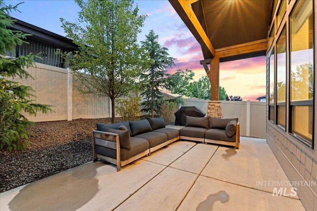 9709 W Snowcap Dr, Boise, ID 83709