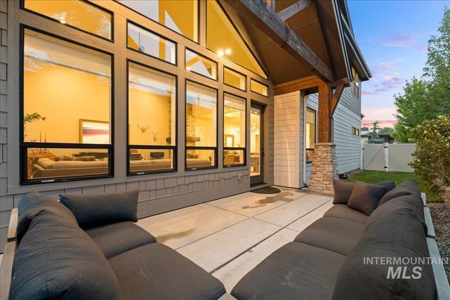 9709 W Snowcap Dr, Boise, ID 83709