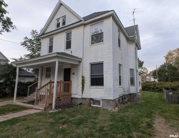 618 Douglas Court, Davenport, IA 52803