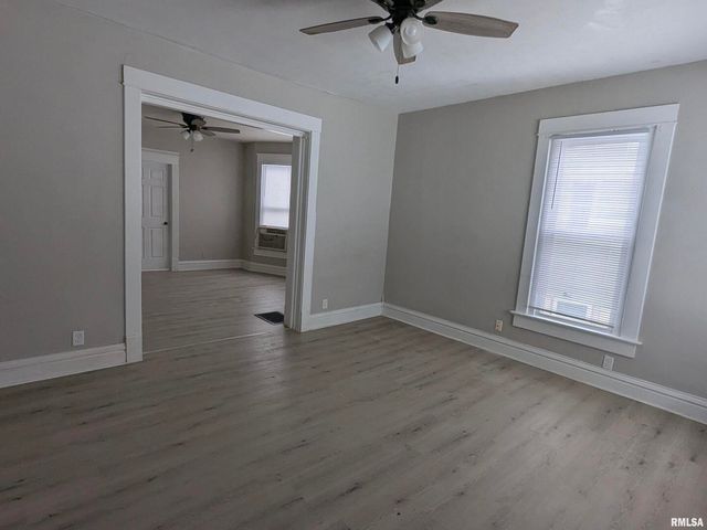 618 Douglas Court, Davenport, IA 52803