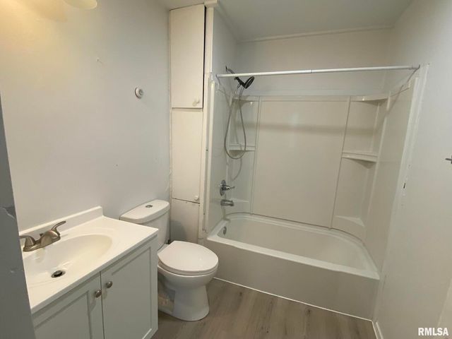 618 Douglas Court, Davenport, IA 52803