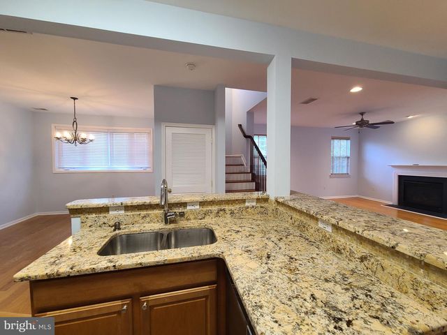 16 SCARLET OAK DR, Princeton, NJ 08540