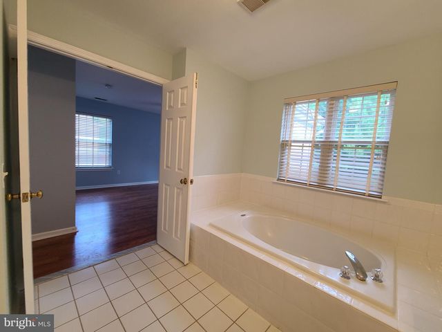 16 SCARLET OAK DR, Princeton, NJ 08540